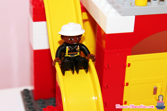 Ca casse les briques #12 – La caserne des pompiers Lego City – féelyli