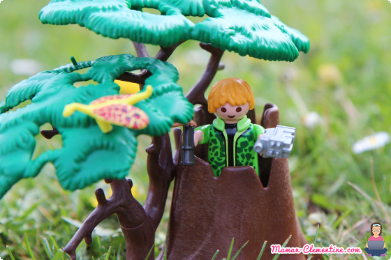 Playmobil Dinos 5234 pas cher, Tricératops et son petit avec arbre